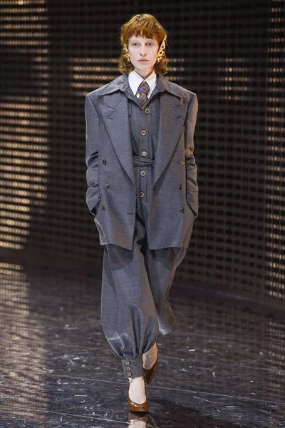 Look 17